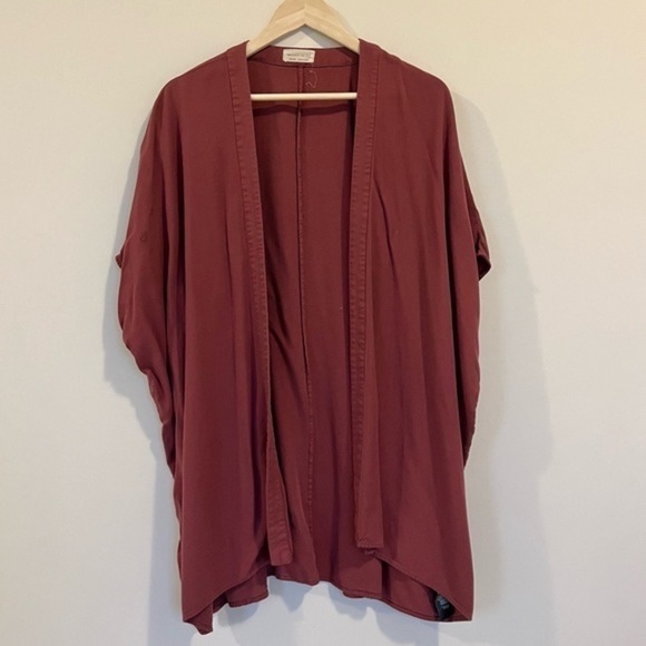 Aritzia Aitken Blouse Kimono Open Front Rayon Layering Top Red Azure Skies - Picture 2 of 13